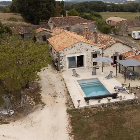La Maison De Mon Enfance Holiday home Magnac-Lavalette-Villars